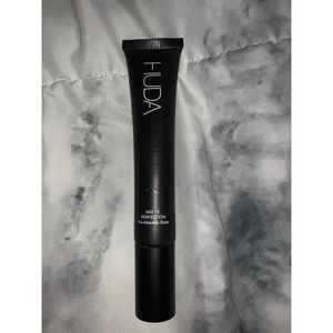 Huda Beauty Matte Perfection Pre-makeup Base